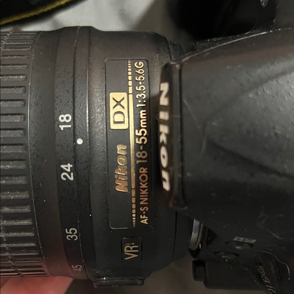 Nikon Black DSLR 3100 with DX SWM Aspherical Versatile Lens - Picture 4 of 4